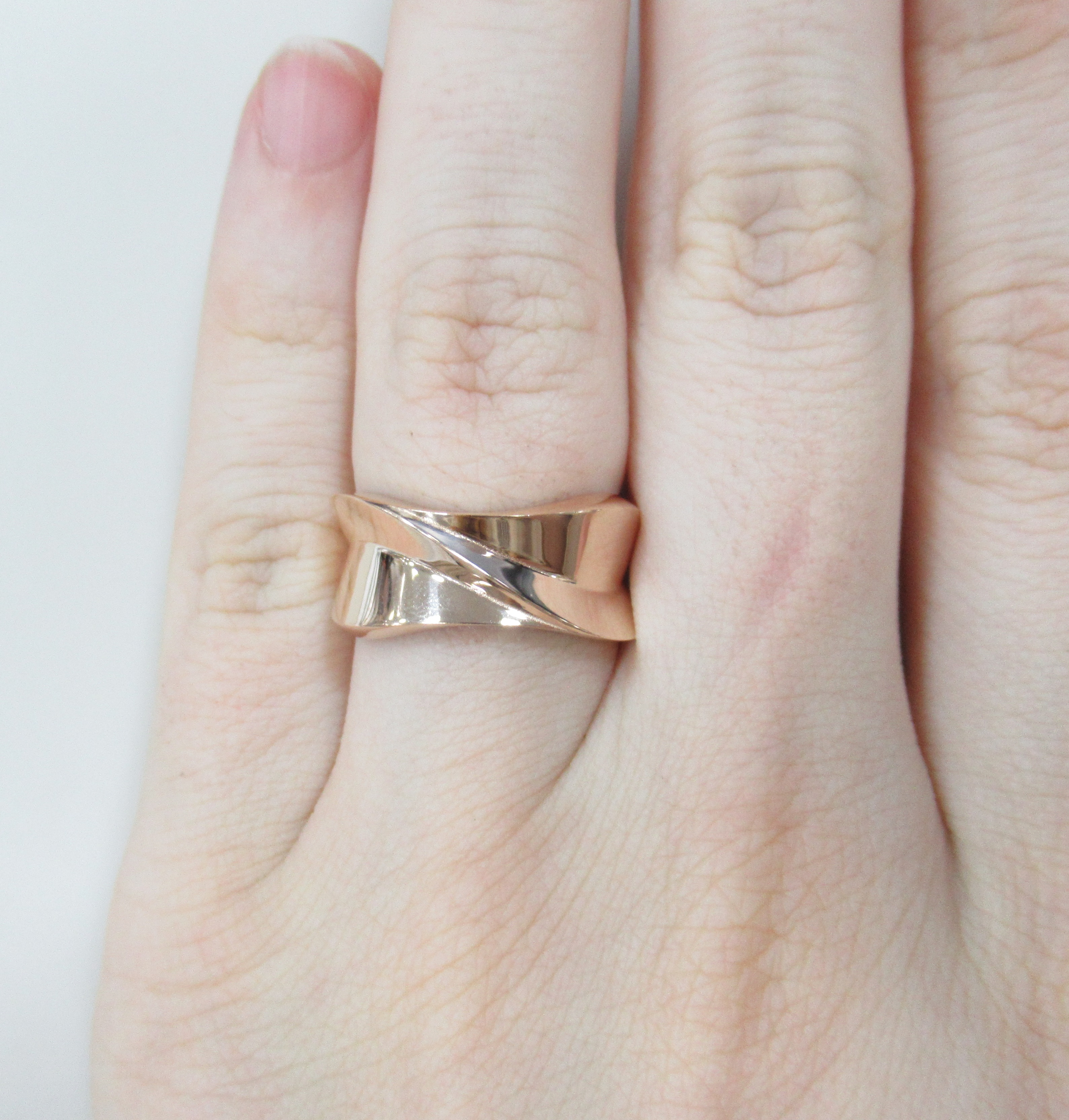 10319-000527 Кольцо (Au 585)